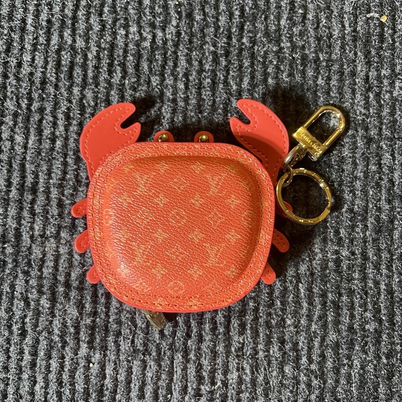 LV Crab Keychain Holder - Picture 1 of 5